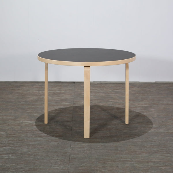 Artek Aalto Round Table 90A by Alvar Aalto @ REHAUS