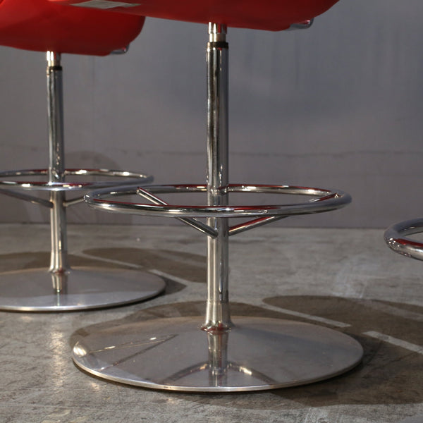 Artifort Little Tulip High Stool by Pierre Paulin @ REHAUS
