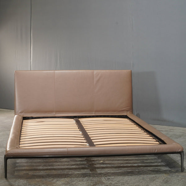 B&B Italia Atoll Queen Bed by Citterio @ REHAUS