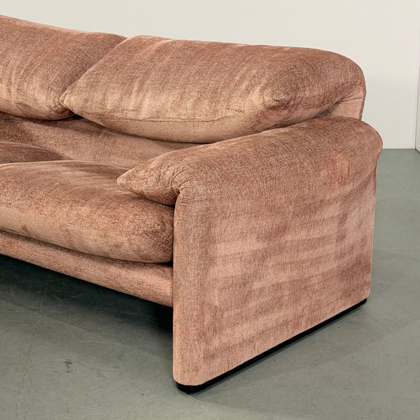 Cassina Maralunga Two Seater Sofa by Vico Magistretti @ REHAUS