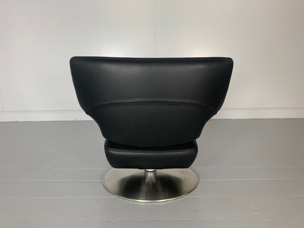 De Sede DS255/01 Armchair - In Black Leather @ REHAUS