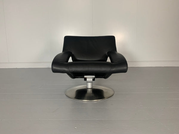 De Sede DS255/01 Armchair - In Black Leather @ REHAUS