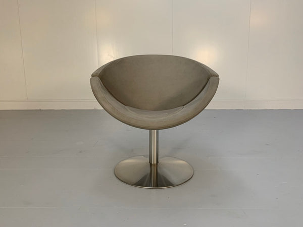 Erik Jorgensen Apollo EJ 96 Chair - In Mid - Grey Alcantara @ REHAUS