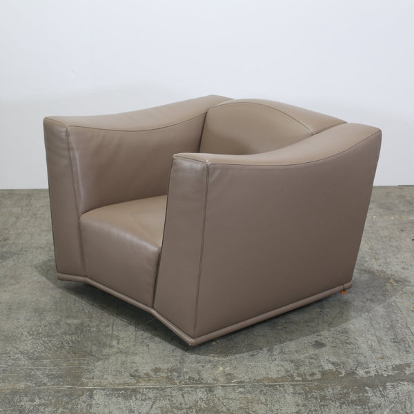 Giorgetti Leather Armchair @ REHAUS