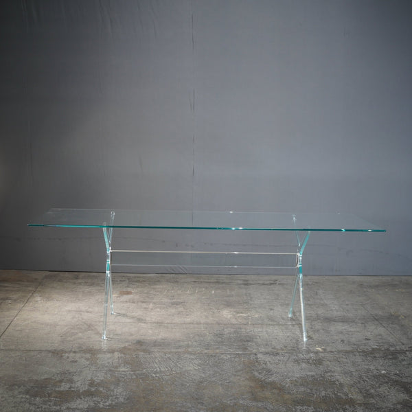 Glas Italia Vitruvian Dining Table by Piero Lissoni @ REHAUS