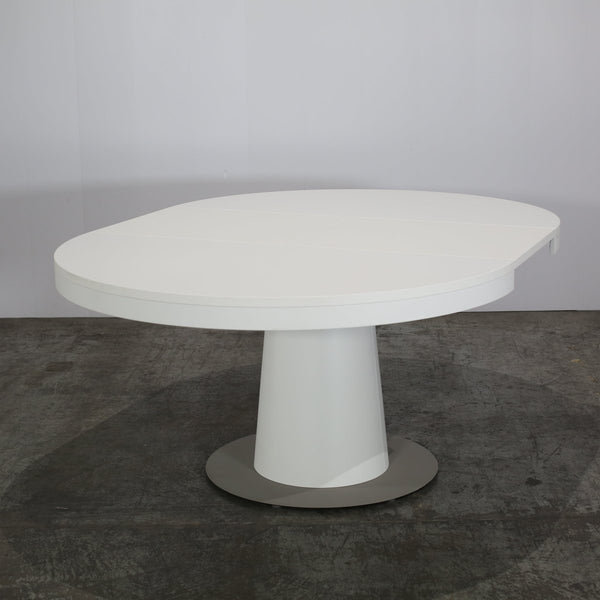 Granada Dining Table by BoConcept @ REHAUS