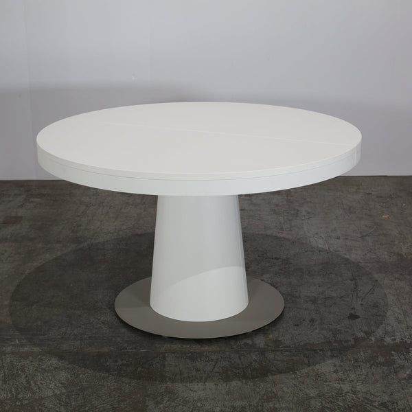 Granada Dining Table by BoConcept @ REHAUS