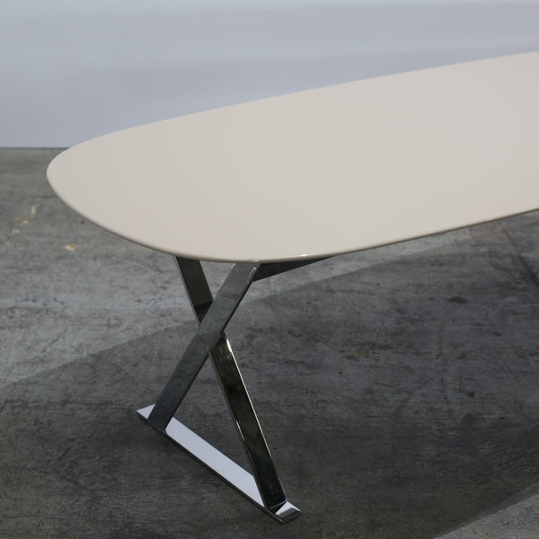 Maxalto Pathos Elliptic Table by Antonio Citterio @ REHAUS