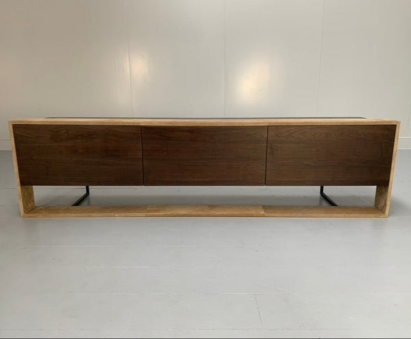 Minotti Klee Armchair - In Grey Alcantara @ REHAUS