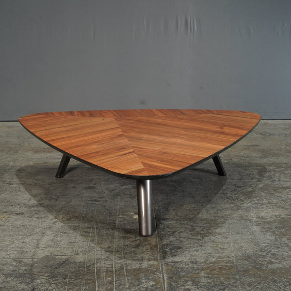 Minotti Sullivan Triangular Coffee Table by Rodolfo Dordoni @ REHAUS