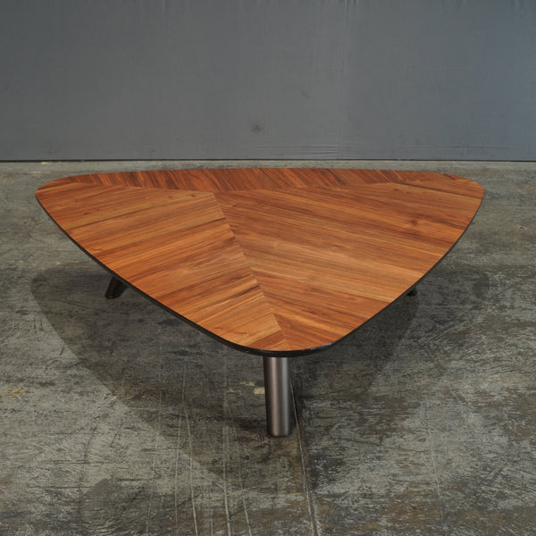 Minotti Sullivan Triangular Coffee Table by Rodolfo Dordoni @ REHAUS