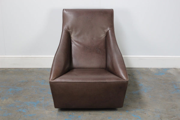 Molteni & C Doda Armchair in Dark Brown Leather @ REHAUS