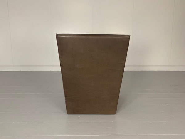 Molteni & C Doda Armchair - In Pale - Walnut Brown Leather @ REHAUS