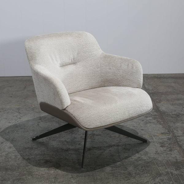 Molteni Kensington Armchair by Rodolfo Dordoni @ REHAUS