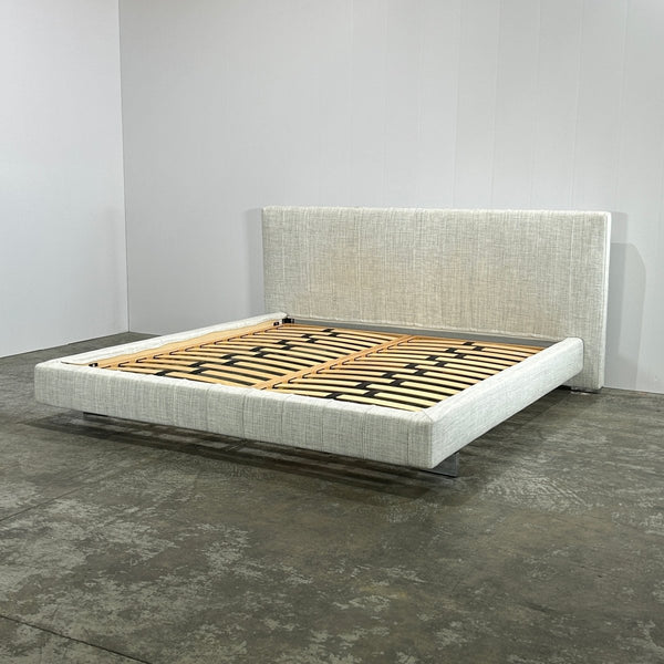 Molteni&C High Wave Bed by Hannes Wettstein @ REHAUS