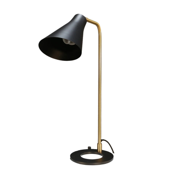 Rubn Lektor Desk Light by Niclas Hoflin @ REHAUS