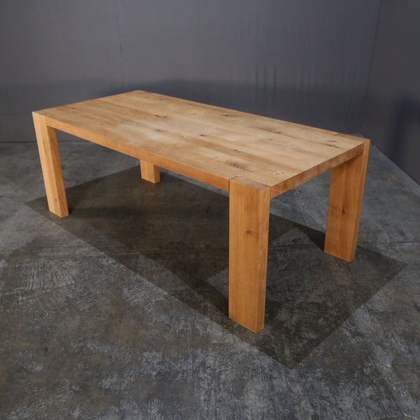 TA17 London Dining Table by Philipp Mainzer @ REHAUS