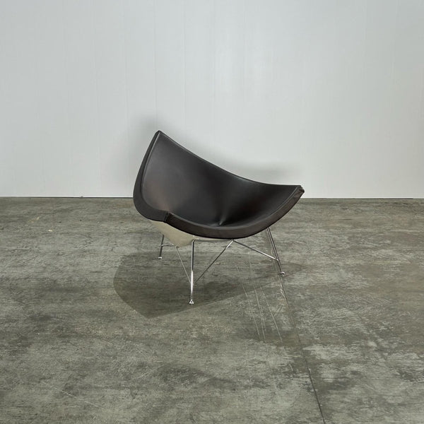 Vitra Coconut Leather Chair by George Nelson @ REHAUS