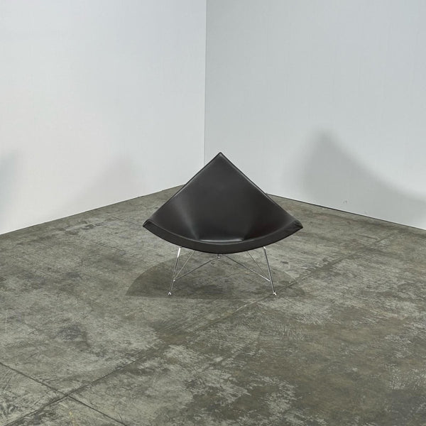 Vitra Coconut Leather Chair by George Nelson @ REHAUS