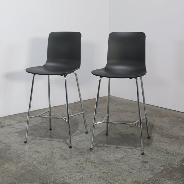 Vitra Hal Bar Stool Medium in Basic Dark, Set of Two @ REHAUS