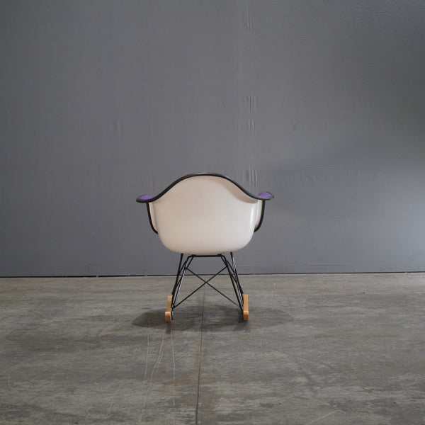 Vitra Rocking Armchair with Rod Base by Eames - REHAUS - Vitra