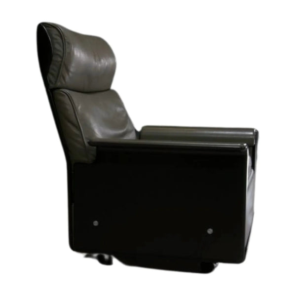 Vitsoe High Back 620 Chair by Dieter Rams @ REHAUS