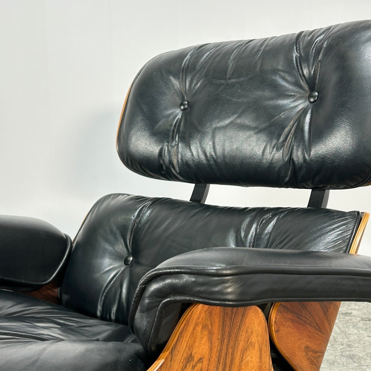 1970's Rosewood Eames Chair & Ottoman by Herman Miller @ REHAUS