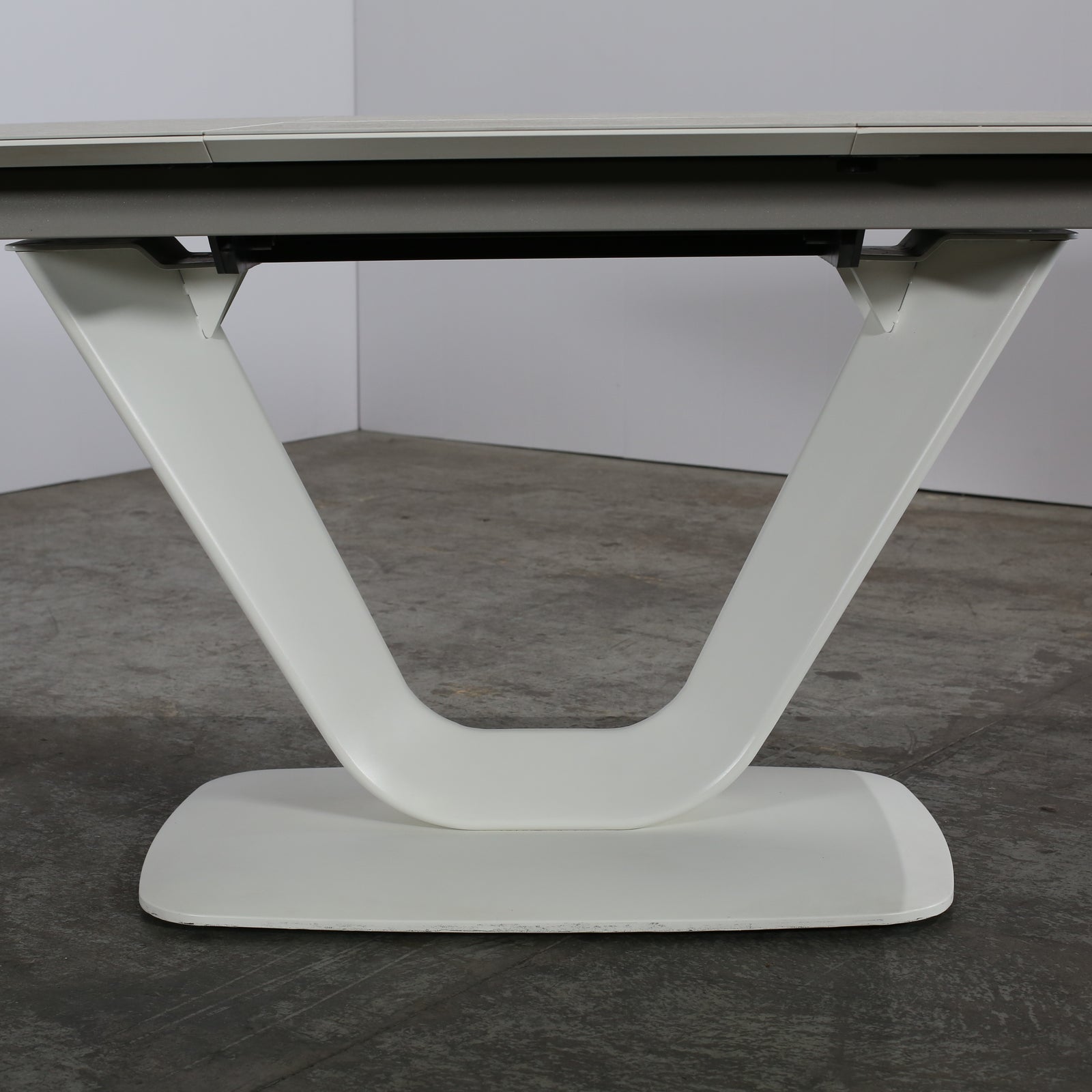 BoConcept Alicante Dining Table by ARDE