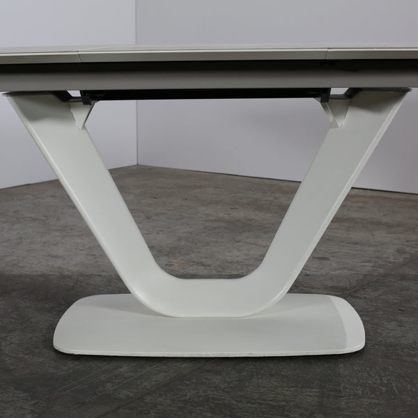 BoConcept Alicante Dining Table by ARDE