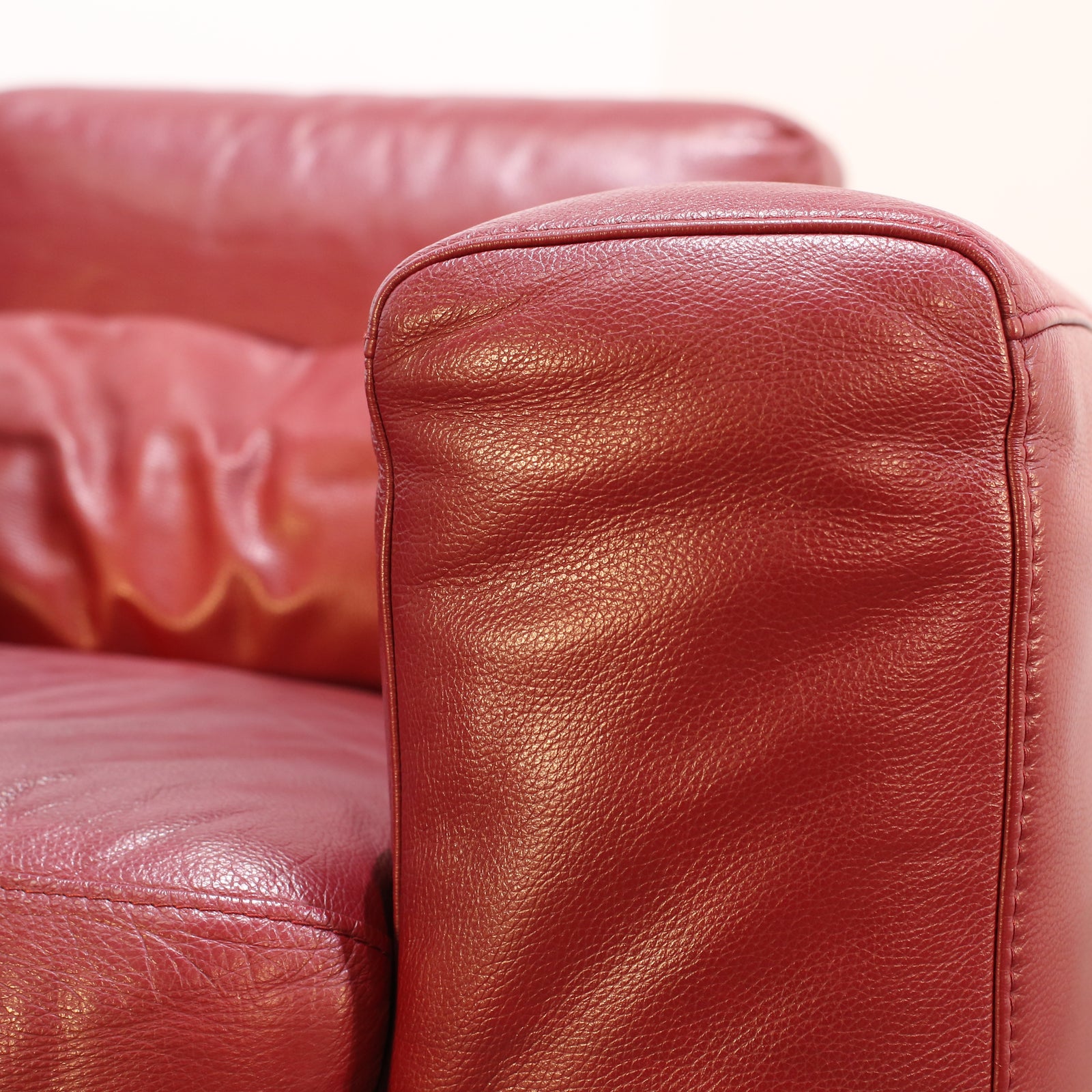 Kesterport Red Leather Armchair