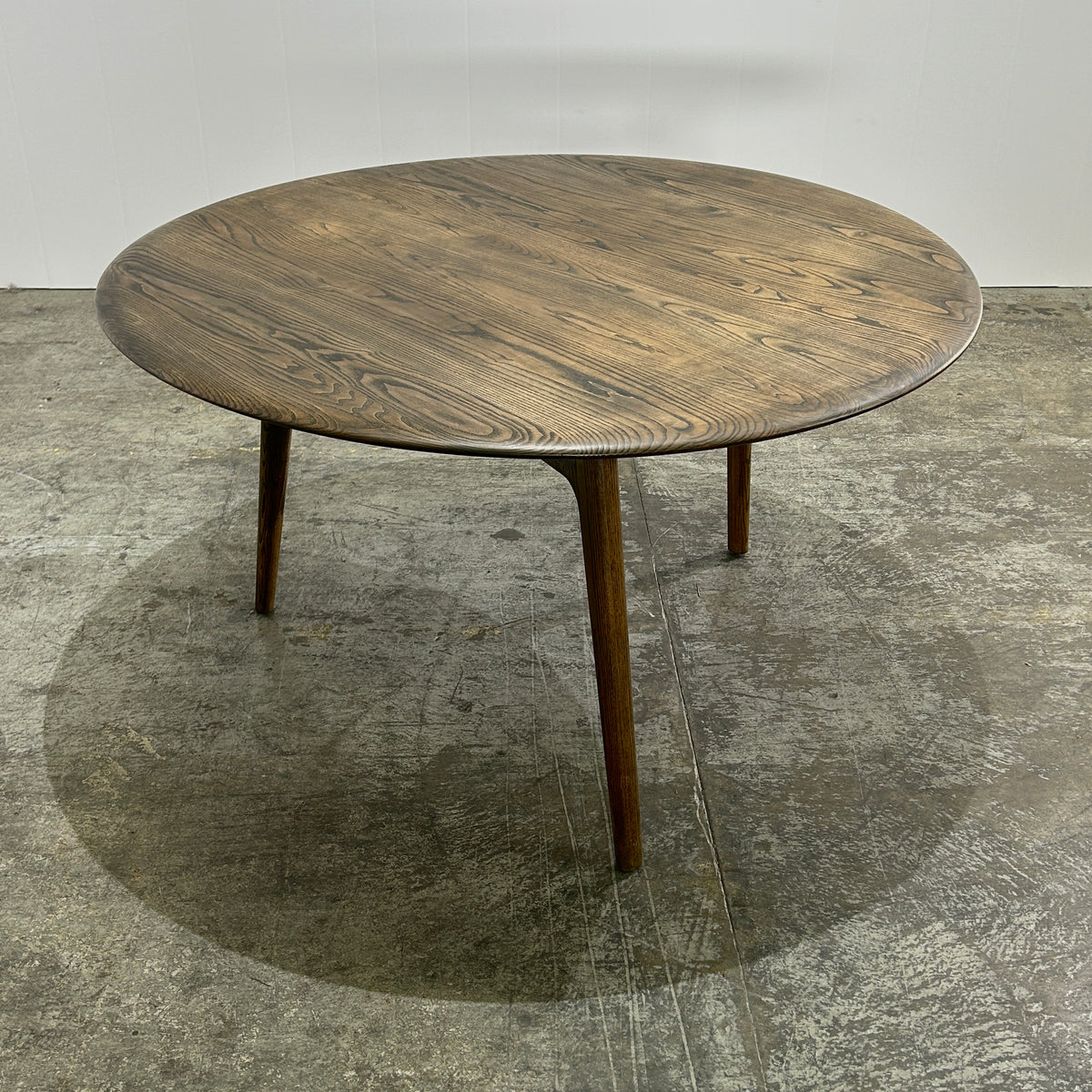 De La Espada Solo Round Table by Neri&Hu