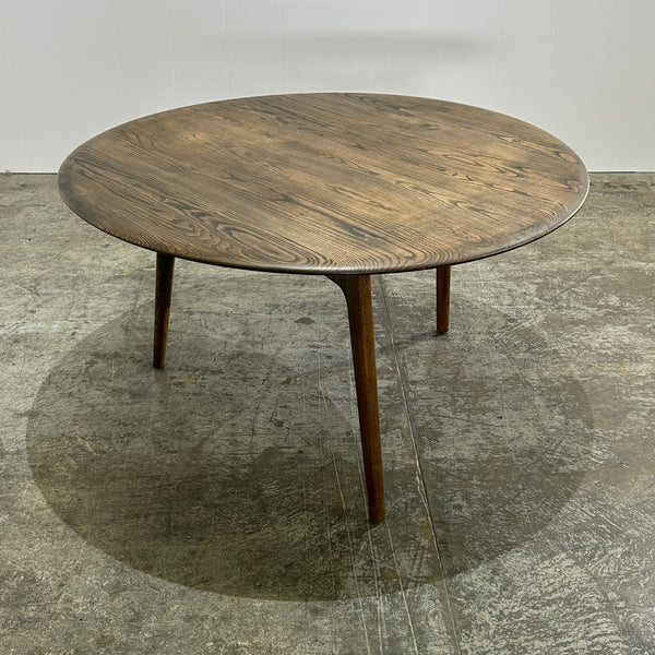 De La Espada Solo Round Table by Neri&Hu