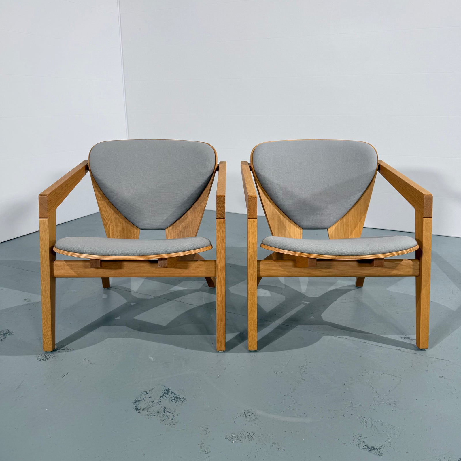 Getama 460 Butterfly Chairs by Hans Wegner, Set of Two