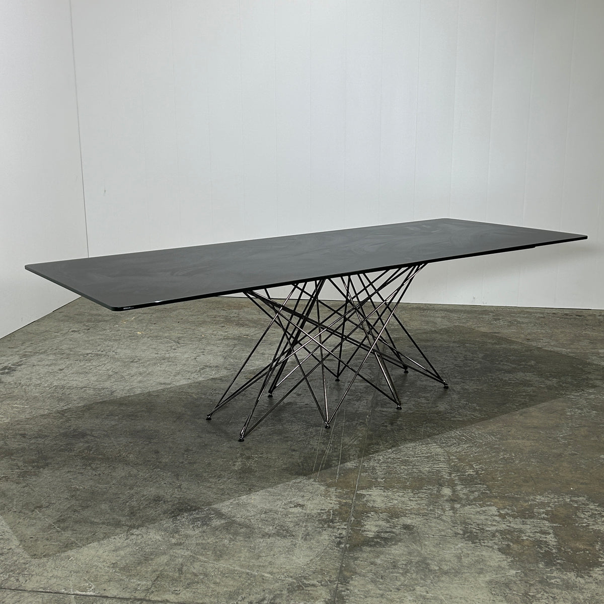 Bonaldo Octa Dining Table – REHAUS