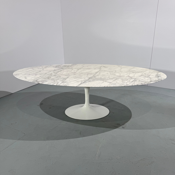 Knoll Saarinen Oval Tulip Dining Table