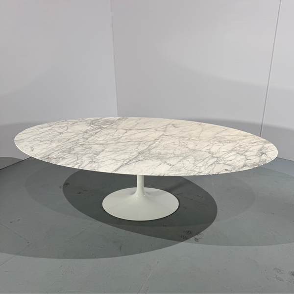 Knoll Saarinen Oval Tulip Dining Table