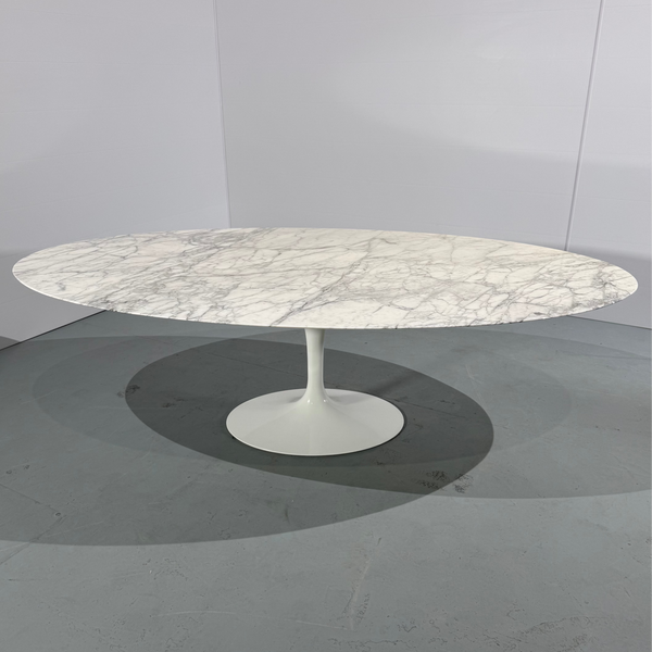 Knoll Saarinen Oval Tulip Dining Table