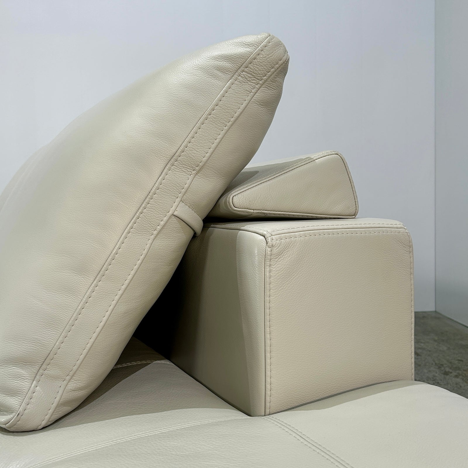 BoConcept Cream Leather Mezzo Modular Sofa Units