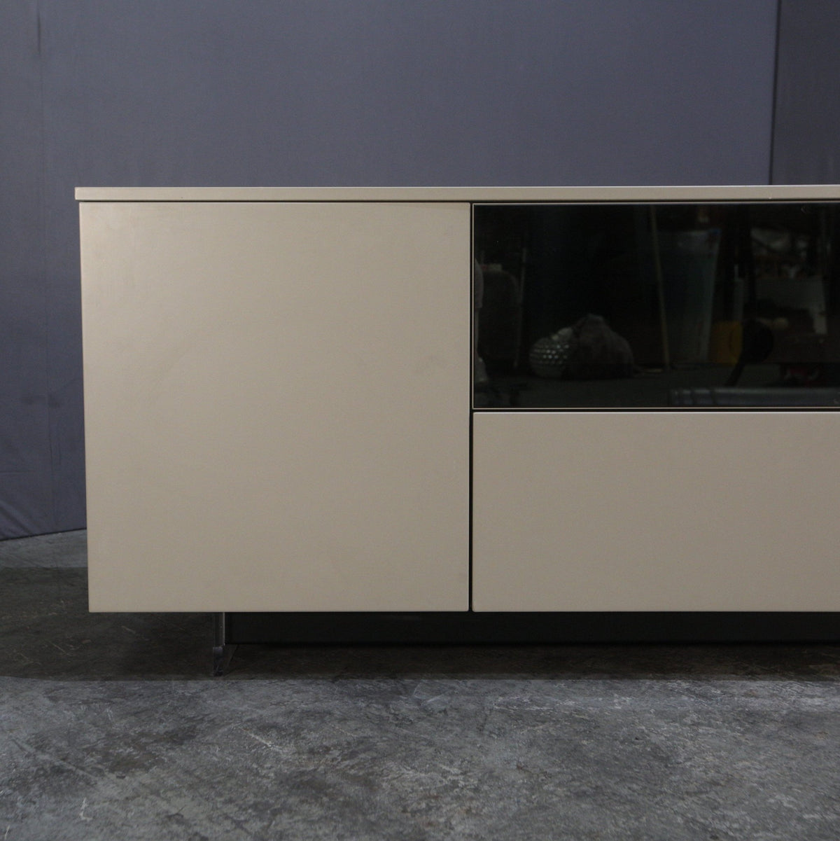 Amode ST270D - 45 Space H51 TV Unit @ REHAUS