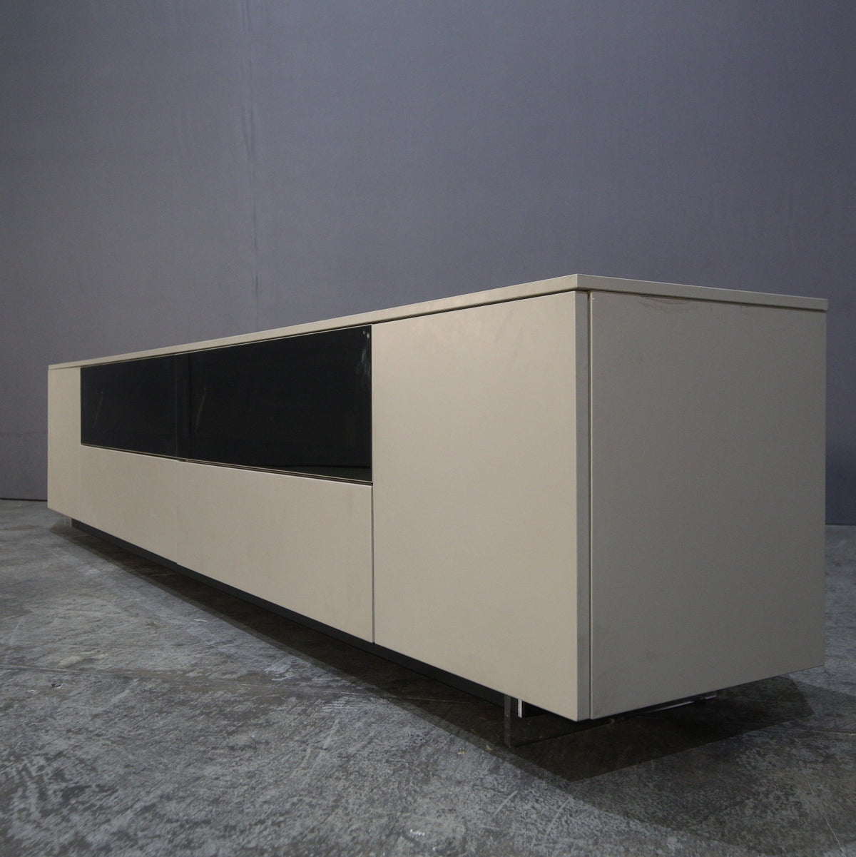 Amode ST270D - 45 Space H51 TV Unit @ REHAUS