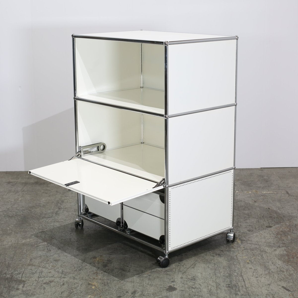 Aram Balchandani Hallway Storage Unit by USM @ REHAUS