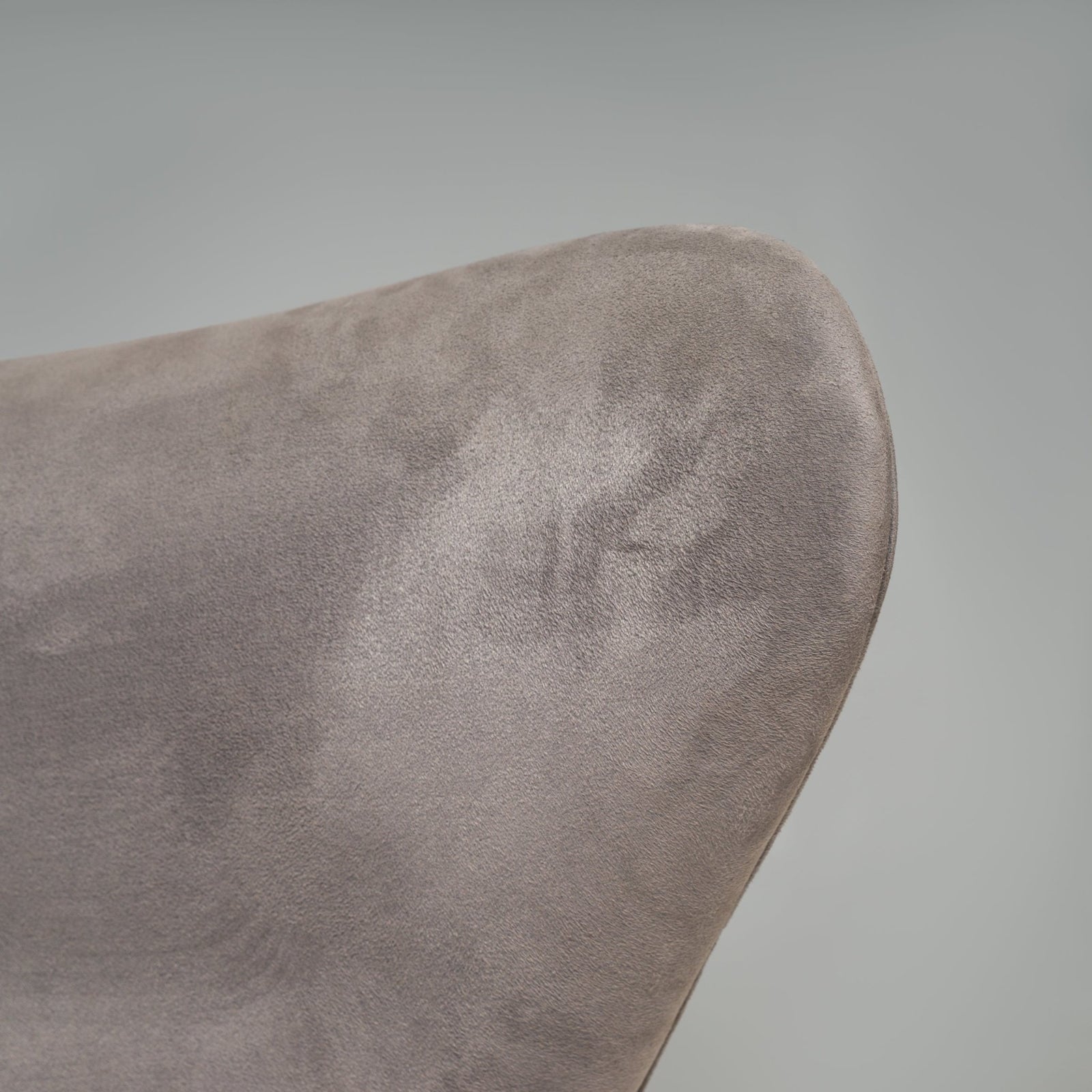 Arne Jacobsen for Fritz Hansen Grey Suede Egg Chair & Footstool @ REHAUS