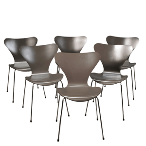 Arne Jacobsen Series 7 Chairs by Fritz Hansen, Set of Six @ REHAUS