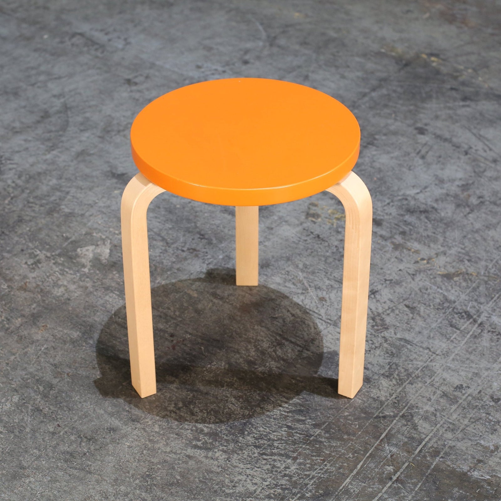 Artek 60 Stool by Alvar Aalto @ REHAUS