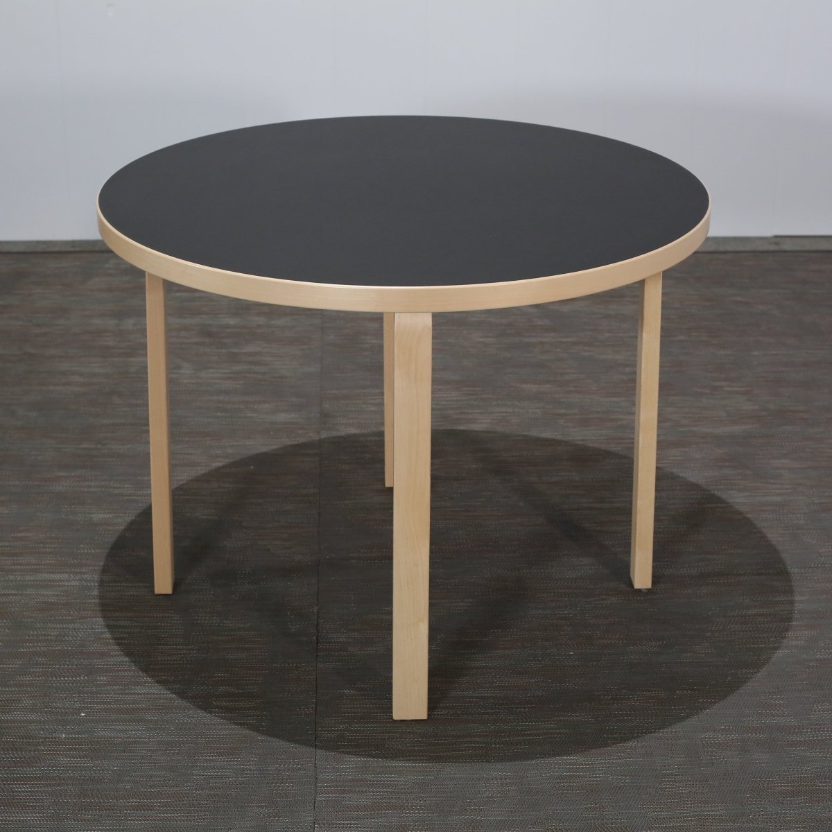 Artek Aalto Round Table 90A by Alvar Aalto @ REHAUS