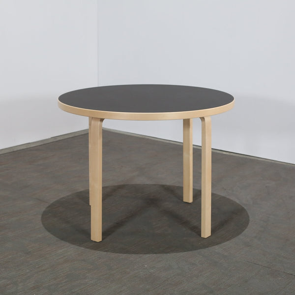 Artek Aalto Round Table 90A by Alvar Aalto @ REHAUS