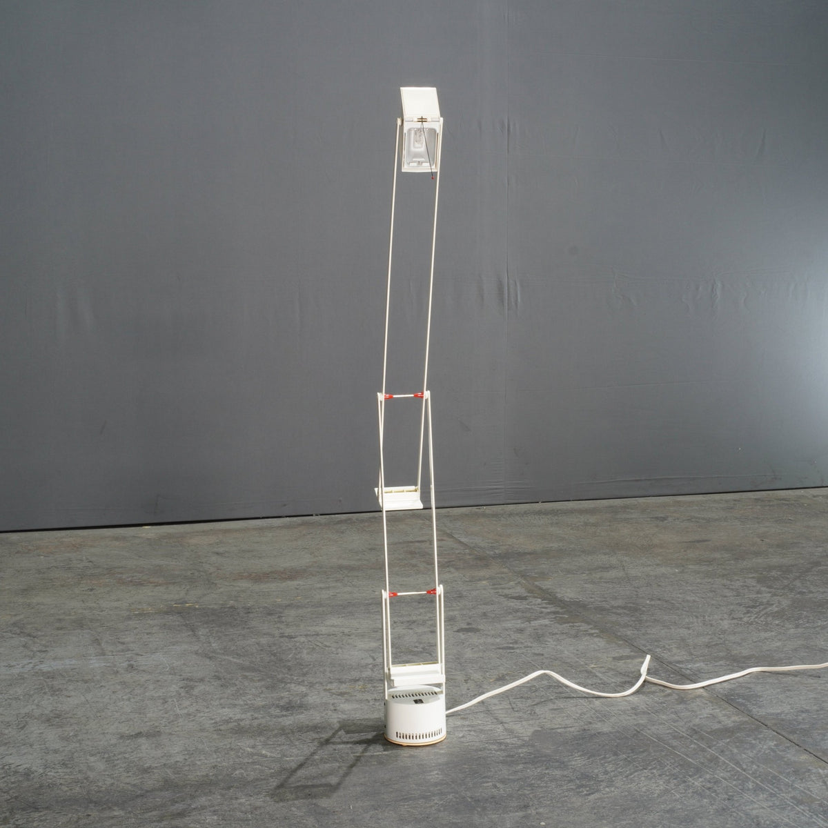 Artemide White Tizio Lamp by Richard Sapper @ REHAUS