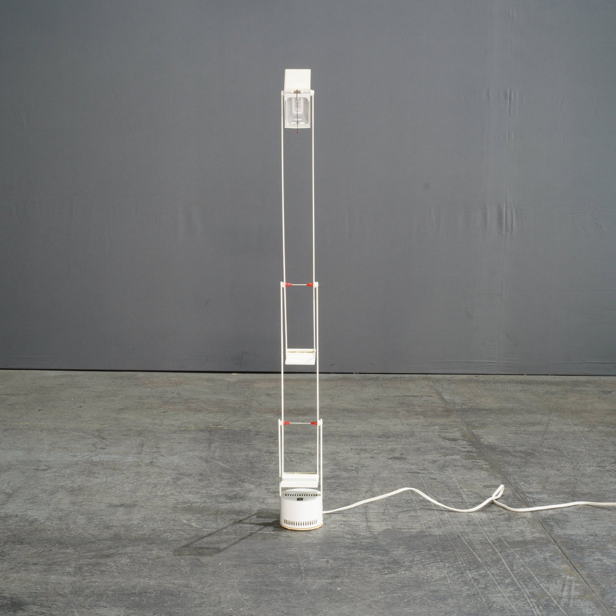 Artemide White Tizio Lamp by Richard Sapper @ REHAUS