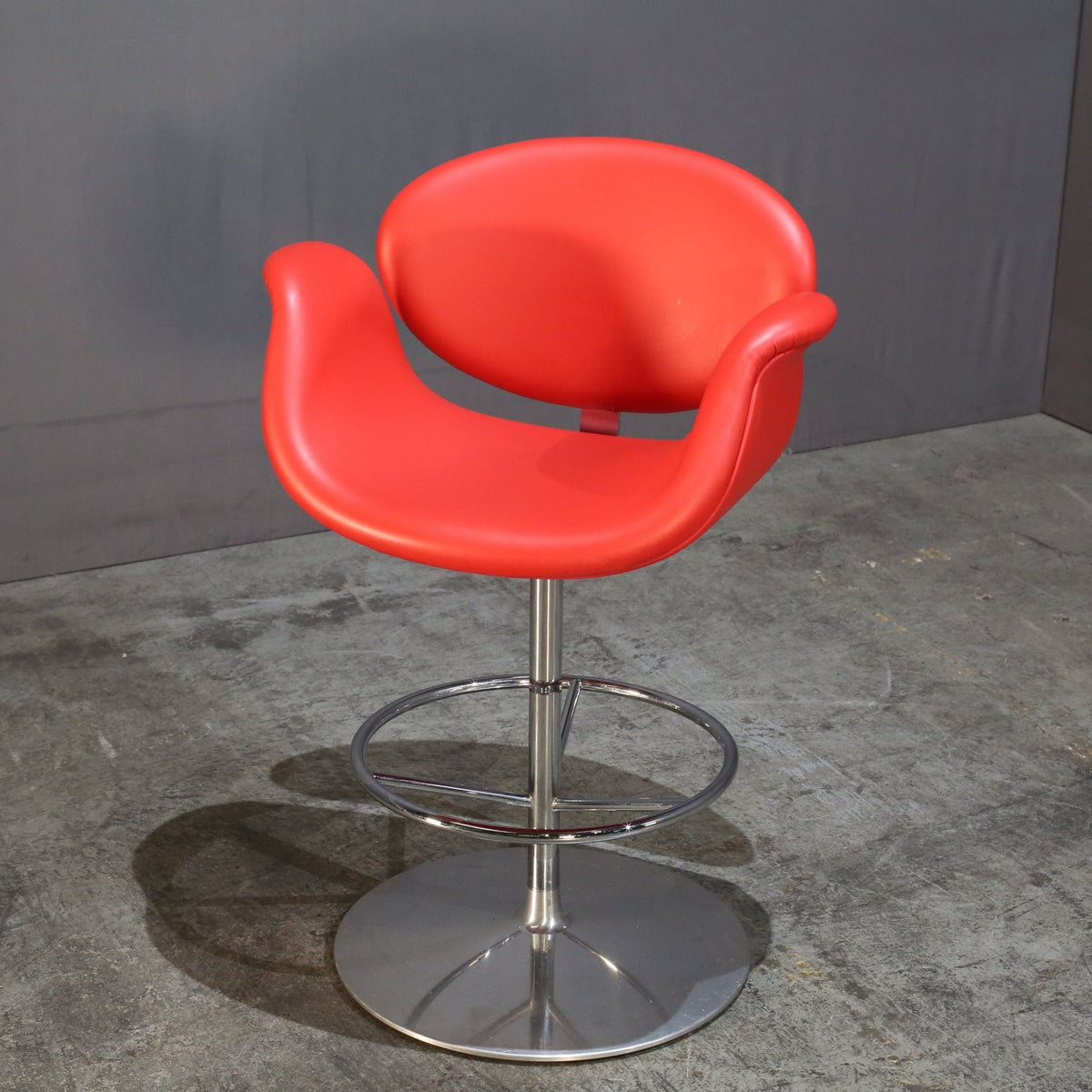 Artifort Little Tulip High Stool by Pierre Paulin @ REHAUS