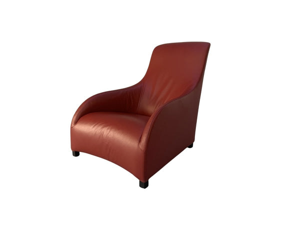 B&B Italia Armchair - Maxalto Kalos 9750 - In Oxblood Gamma Leather @ REHAUS